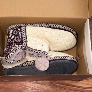 Muk Luks Cream Cable-Knit Slipper Boots with Burgundy Trim and Pom Poms
